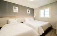 Kamar Tidur 5 2Night Hotel