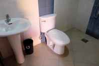 Toilet Kamar Mactan Golden Motel