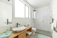 Toilet Kamar Provincial Apartment 1