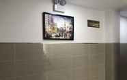 Toilet Kamar 5 Moc Lan 2 Hotel