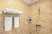 Toilet Kamar YIN City Inn First Branch