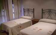 Bedroom 4 Hotel Delphos