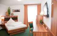 Bedroom 6 Landhotel Hutzenthaler