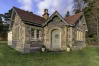 Exterior Firlands Lodge