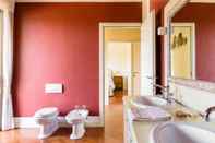 In-room Bathroom Home at Hotel Arese Vismara Apt