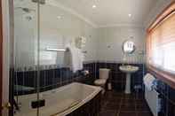 In-room Bathroom Loch Roag Guest House & Eshcol Guest House