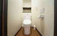 Toilet Kamar 6 Kevin's Place