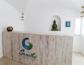 Lobby 2 Sandhi House - Yoga & Wellness