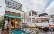 พื้นที่สาธารณะ 2 Deluxe Villa in Mingyue Mountain and Stream