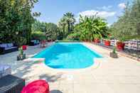 Swimming Pool Carré Pau Airport Hôtel