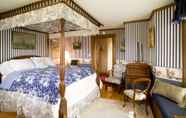 Phòng ngủ 5 The Victorian Tudor Inn