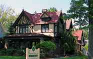 ภายนอกอาคาร 3 The Victorian Tudor Inn