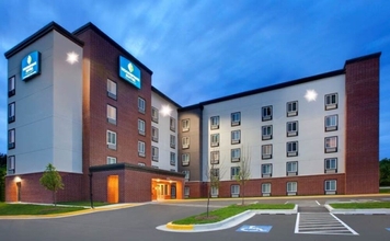 Exterior 4 WoodSpring Suites Washington DC Northeast Greenbelt