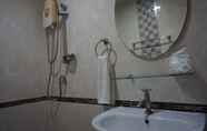 ห้องน้ำภายในห้อง 5 Satun Tanee Hotel
