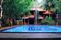 Kolam Renang Araliya Villa