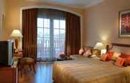 Bedroom 5 DLF Club 4