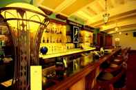 Bar, Kafe, dan Lounge DLF Club 4