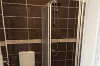 In-room Bathroom Arees Grup