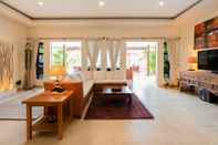 Common Space Villa Damai