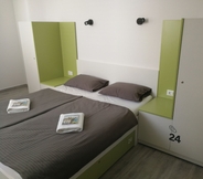 Kamar Tidur 6 3 F hostel