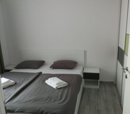 Kamar Tidur 7 3 F hostel