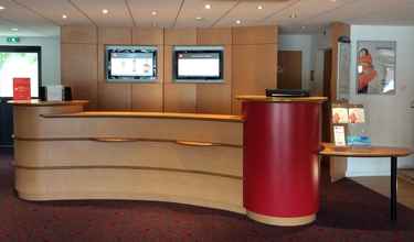 Lobby 4 ibis Bayeux Port En Bessin