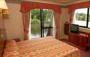 Kamar Tidur 5 Lakeside International Hotel