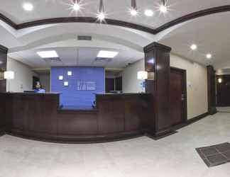 Lobi 2 Comfort Inn & Suites