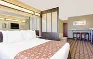 Bedroom 7 Microtel Inn & Suites by Wyndham Perry