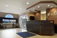 Lobby Microtel Inn & Suites by Wyndham Perry