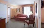 Common Space 6 Grandstay Residential Suites Hotel - Sheboygan