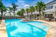 Swimming Pool Raumati Sands Resort