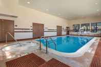 Swimming Pool Comfort Inn & Suites Farmington - Victor