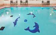Swimming Pool 5 Holiday Inn Express & Suites Yukon, an IHG Hotel