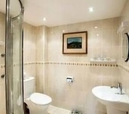 In-room Bathroom 3 Manston Guest House