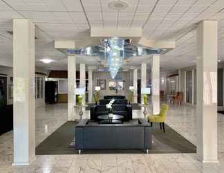 Lobi 2 Eisenhower Hotel & Conference Center
