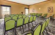 ห้องประชุม 6 La Quinta Inn & Suites by Wyndham Dallas South-DeSoto