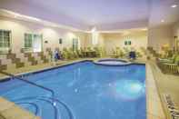 Swimming Pool La Quinta Inn & Suites by Wyndham Dallas South-DeSoto