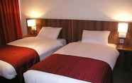 Bedroom 5 Ramada by Wyndham Hounslow - Heathrow East