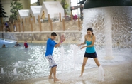 Swimming Pool 4 Great Wolf Lodge Grand Mound