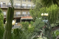 Exterior Garden Hotel