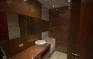 Toilet Kamar 3 Garden Hotel