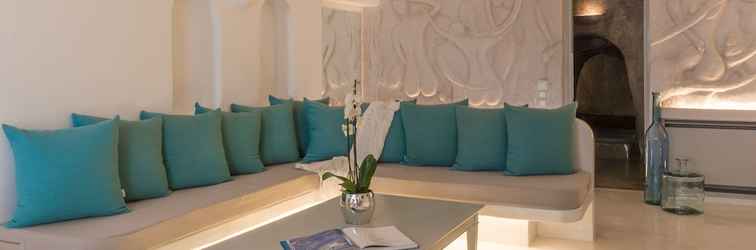 Lobi Andronis Luxury Suites