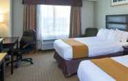 Phòng ngủ 4 Holiday Inn Express Hotel & Suites Ottawa Airport, an IHG Hotel