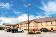 Exterior Econo Lodge