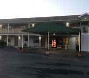 Exterior 3 Loyalty Inn Hawkinsville