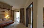 Kamar Tidur 5 Miramar Al Aqah Beach Resort