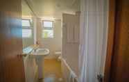 In-room Bathroom 5 Hotel Porto Santo & Spa