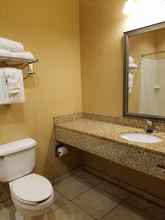 In-room Bathroom 4 Comfort Inn & Suites