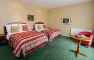 Bedroom 4 Brown Trout Golf & Country Inn